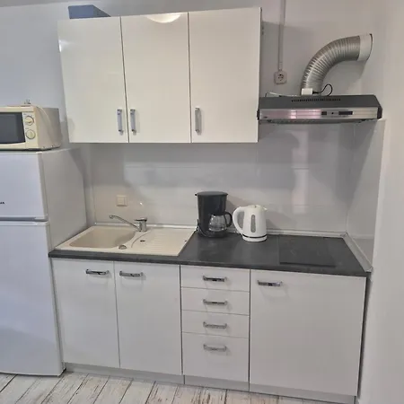 Jan 2 Apartman *
