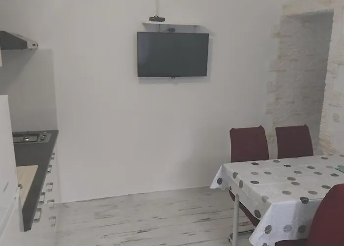 Jan 2 Apartman Póla